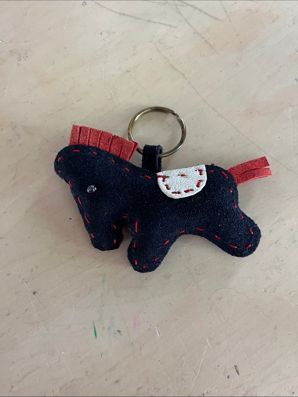 Hamptons Classic Horse Keychain - suede / suede-like material